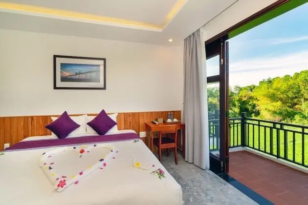 Deluxe Tek Büyük Yataklı Oda, 1 Yatak Odası, Balkon, Bahçe Manzaralı