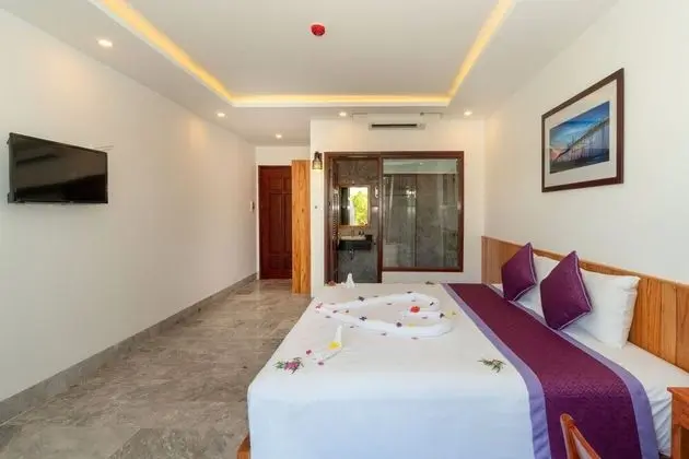 Deluxe Tek Büyük Yataklı Oda, 1 Yatak Odası, Balkon, Bahçe Manzaralı