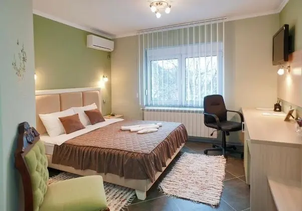 Tek Büyük Yataklı Oda