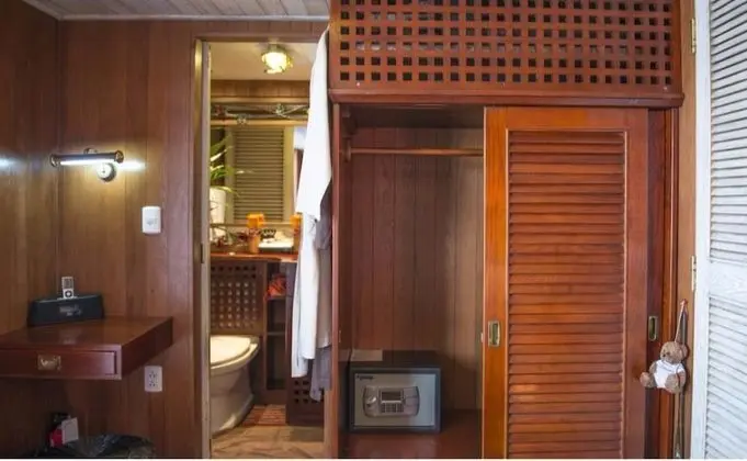 Upper Cabin Deck