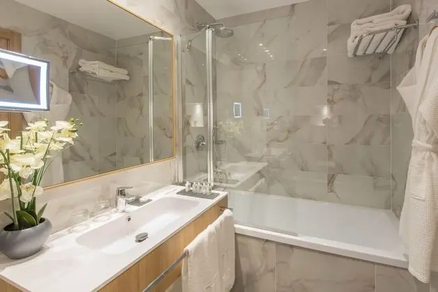 Premium Tek Büyük Yataklı Oda, Deniz Manzaralı