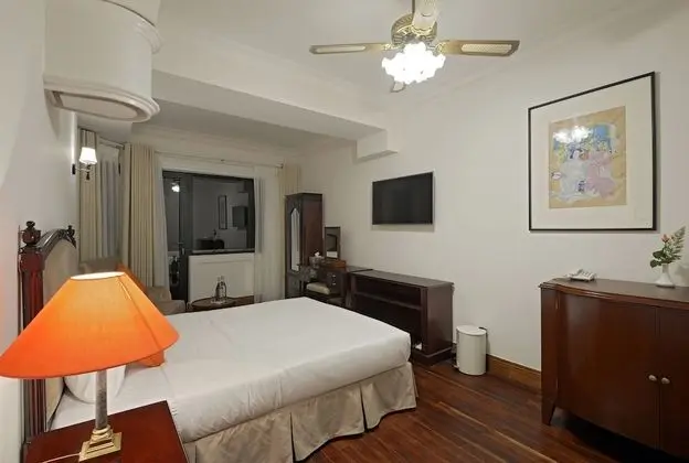 Luxury Tek Büyük Yataklı Oda