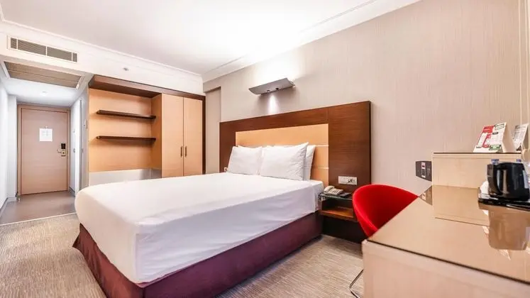 Standart Double Oda,Sokak Manzaralı,Büyük Yataklı
