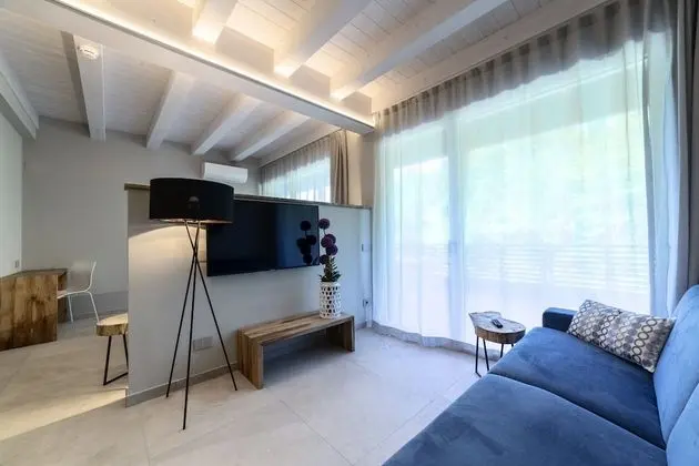 Deluxe Çatı Katı (Loft), 1 Yatak Odası, Balkon, Kısmi Göl Manzaralı
