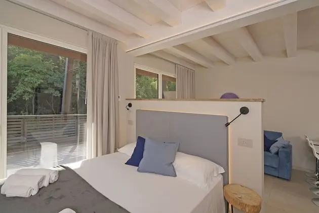 Deluxe Çatı Katı (Loft), 1 Yatak Odası, Balkon, Kısmi Göl Manzaralı