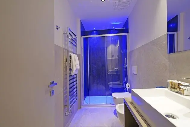 Deluxe Çatı Katı (Loft), 1 Yatak Odası, Balkon, Kısmi Göl Manzaralı
