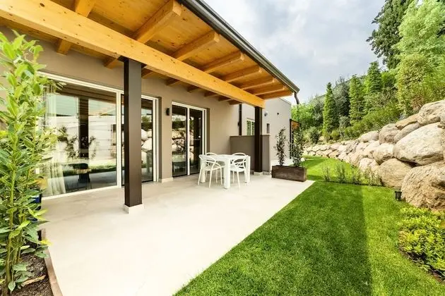 Standard Çatı Katı (Loft), 1 Yatak Odası, Bahçe Manzaralı, Bahçeli