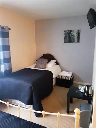 Standard Üç Kişilik Oda, Banyolu/Duşlu (Room 3 )