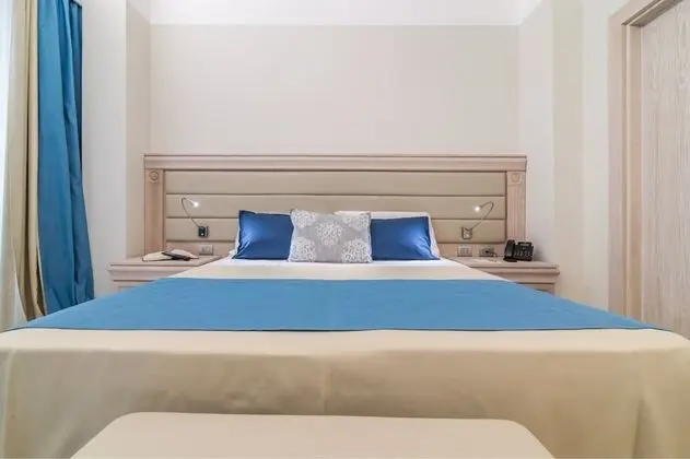 Superior Tek Büyük Yataklı Oda