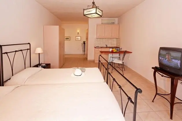 Economy Oda (semi basement)