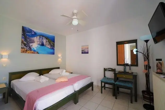 Romantic Stüdyo, 2 Tek Kişilik Yatak, Bahçe Manzaralı, Denize Sıfır