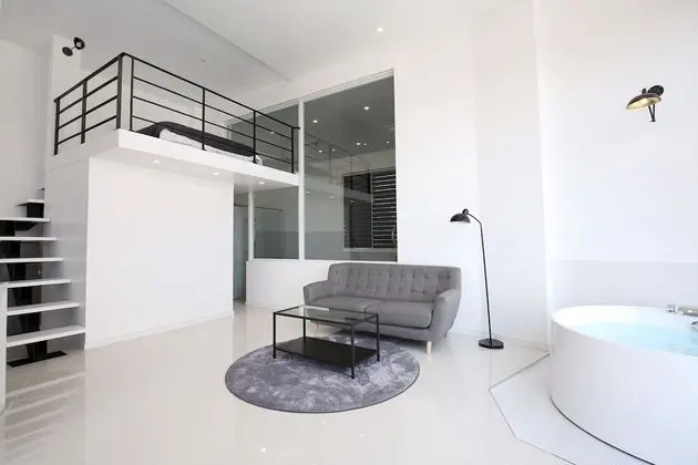 PLUS Pool villa 204