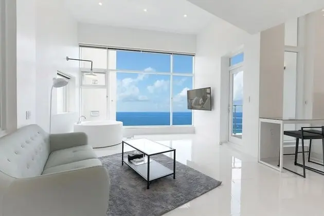PLUS Pool villa 204