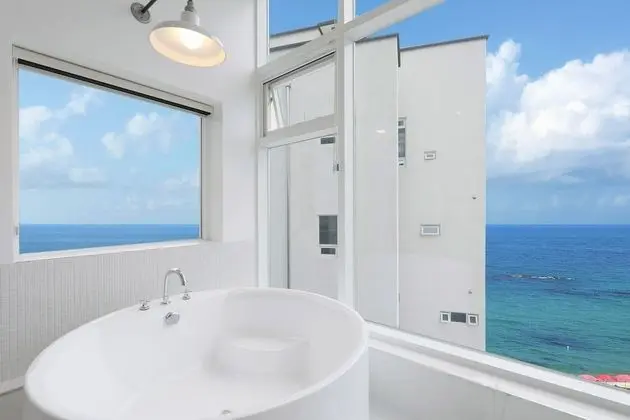 PLUS Pool villa 204