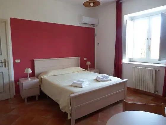 Basic Üç Kişilik Oda