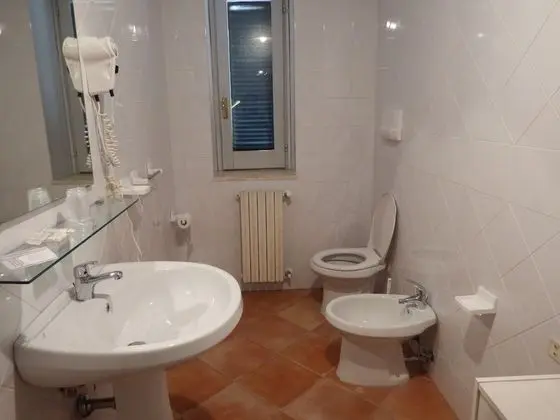 Basic Üç Kişilik Oda