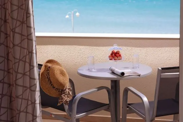 Deluxe Tek Büyük veya İki Ayrı Yataklı Oda