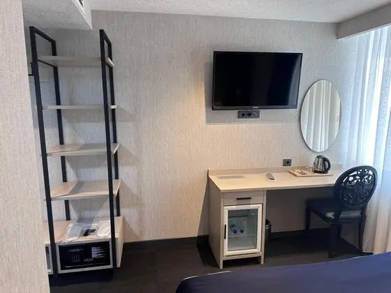 Standart Üç Kişilik Oda, Sokak Manzaralı