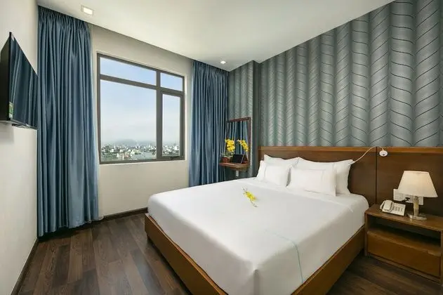 Deluxe Tek Büyük Yataklı Oda, 1 Yatak Odası, Özel Banyo, Şehir Manzaralı