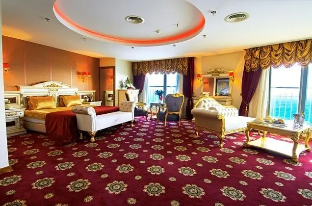 Suite, Kara ve Deniz Manzaralı