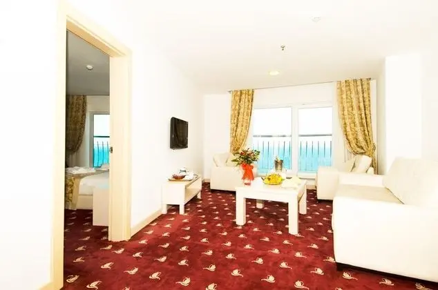 Suite, Kara ve Deniz Manzaralı