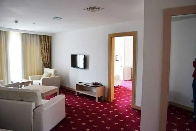 Balayı Suit