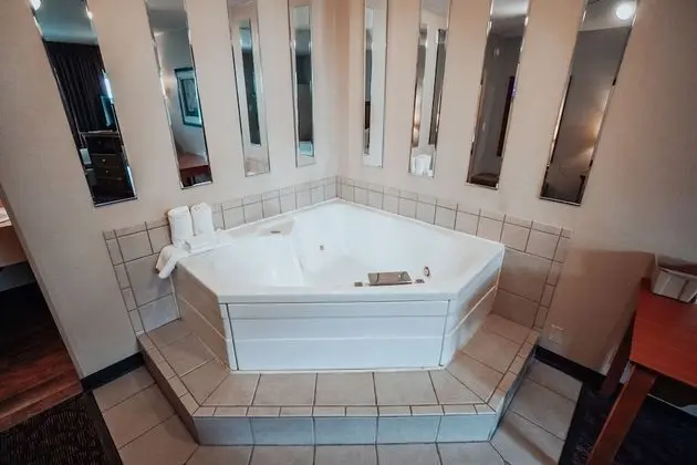 Büyük Yataklı Tek Kişilik Oda