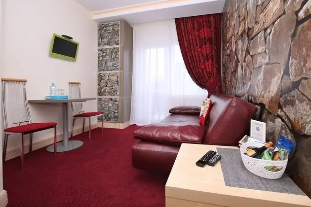 Luxury Tek Büyük Yataklı Oda, 1 Çift Kişilik Yatak ve Çekyat