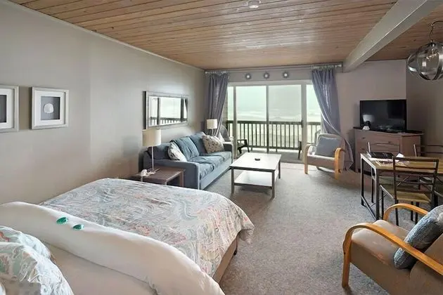 Studio, 1 Queen Bed, Ocean View, No Pets