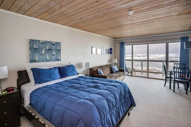 Studio, 1 Queen Bed, Ocean View, No Pets