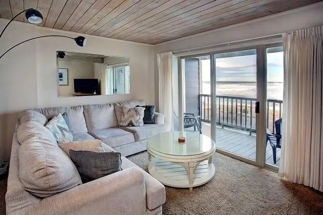 Studio, 1 Queen Bed, Ocean View, No Pets
