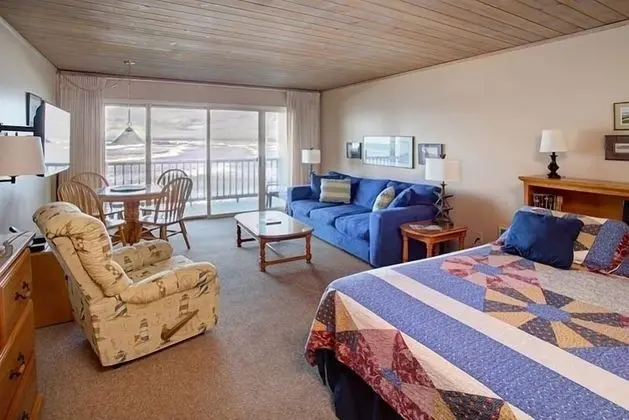 Studio,1 Queen Bed, Ocean View, Pet Friendly
