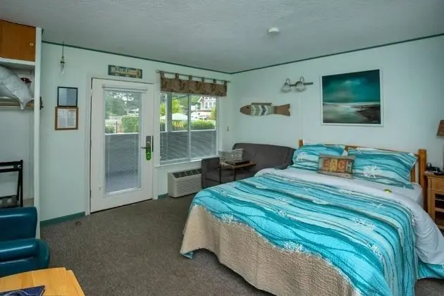 Studio, 1 Queen Bed, PoolSide, No Pets