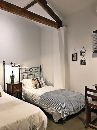 Tek Büyük Yataklı Oda, 2 Tek Kişilik Yatak