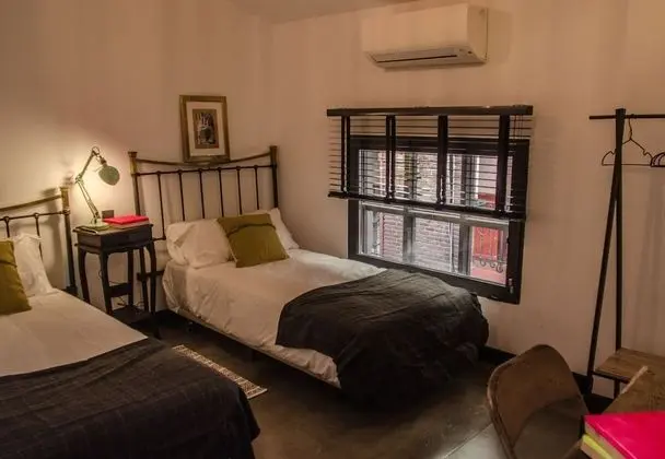 Tek Büyük Yataklı Oda, 2 Tek Kişilik Yatak