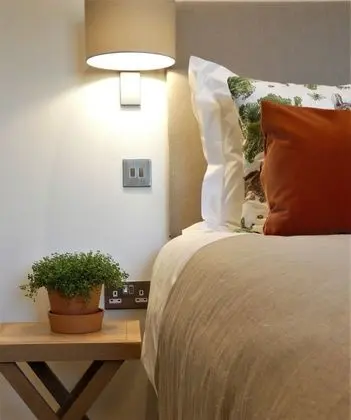 Tek Büyük Yataklı Oda (Small Barn Room)