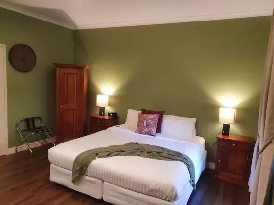 Comfort Tek Büyük Yataklı Oda