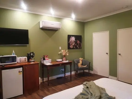 Comfort Tek Büyük Yataklı Oda
