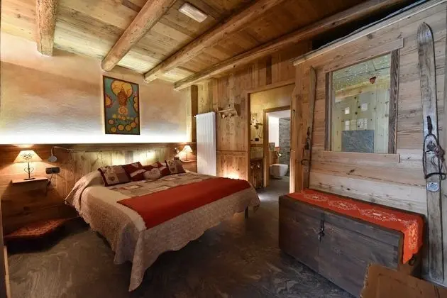 Junior Süit, Sauna