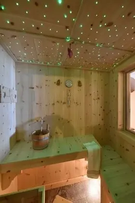 Junior Süit, Sauna
