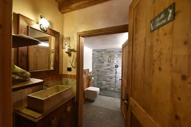Junior Süit, Sauna