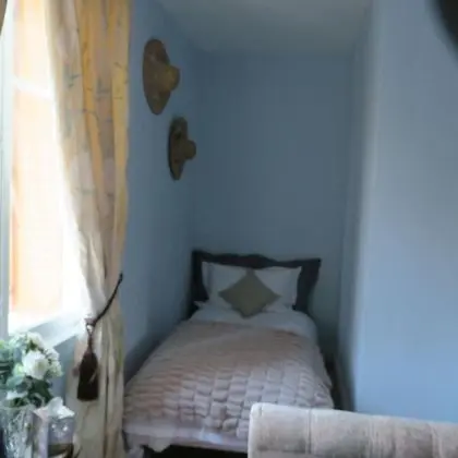 Comfort Tek Büyük Yataklı Oda