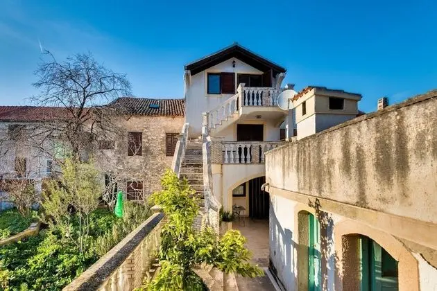 Apart Daire (Land - 100m from the sea - A1(4+2))