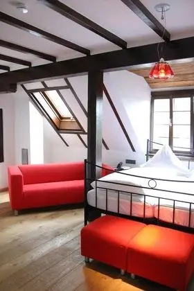Comfort Tek Büyük Yataklı Oda (Simply Red)
