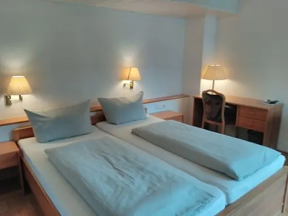 Standard Tek Büyük Yataklı Oda