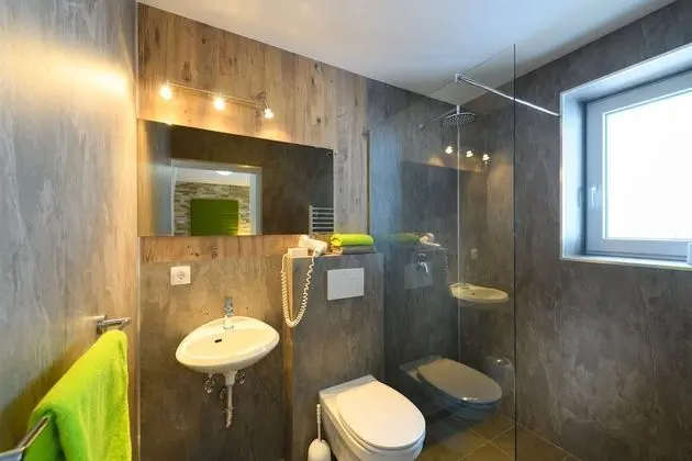 Tek Kişilik Oda, Bahçe Manzaralı