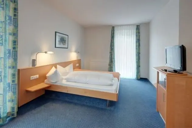 Comfort Büyük Yataklı Tek Kişilik Oda