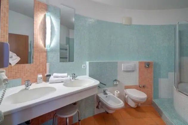 Comfort Büyük Yataklı Tek Kişilik Oda