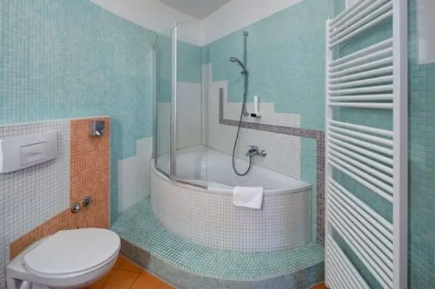 Comfort Büyük Yataklı Tek Kişilik Oda