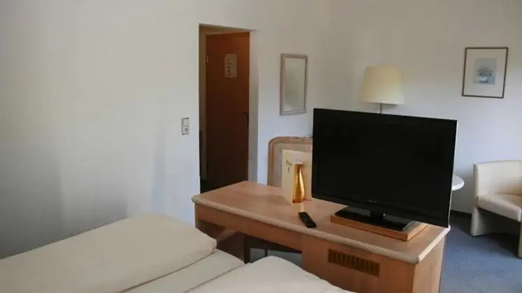 Tek Büyük Yataklı Oda (Main Building)